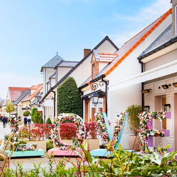 Residence Disneyland Place Toscane Serris Bagian luar foto